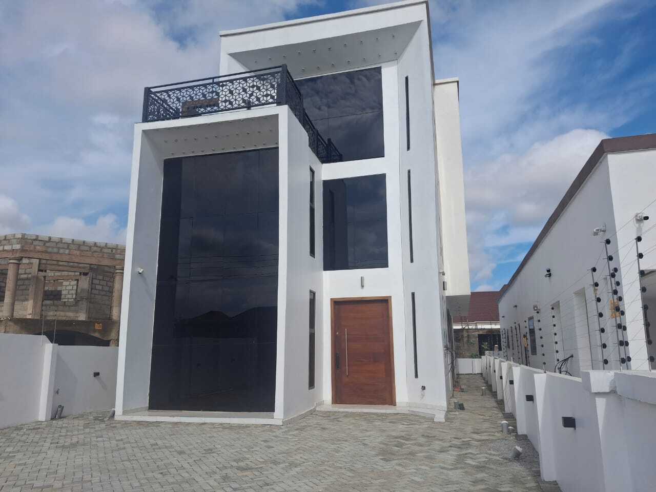 East Legon Hills 5-bedroom luxury home exterior
